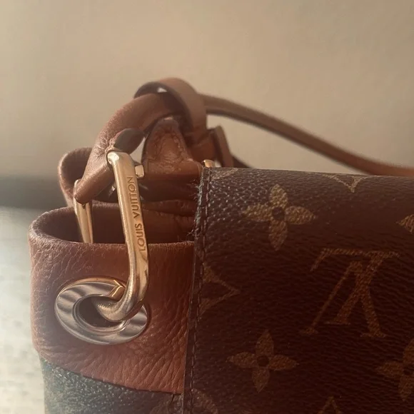Louis Vuitton Monogram Olympe - Picture 5 of 15